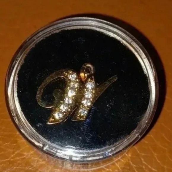 💙🌹Gold plated letter pendant "W" with faux diamonds - Picture 1 of 7